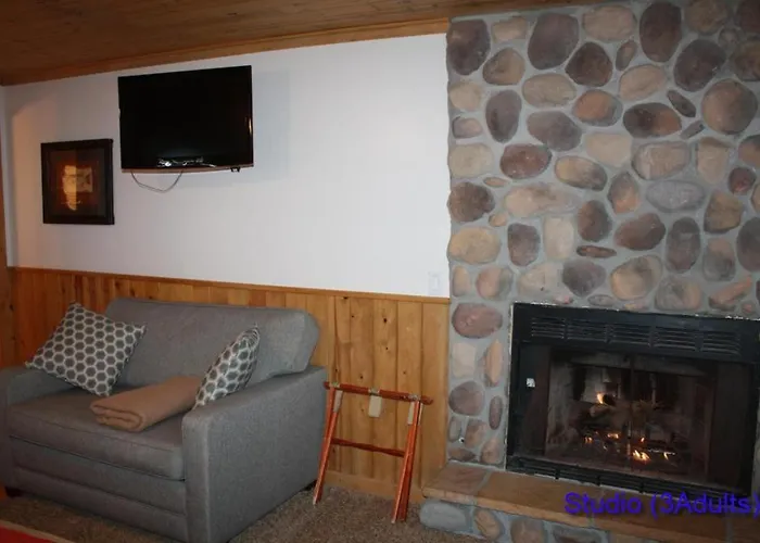 Lumbermen's Village * Pinetop-Lakeside